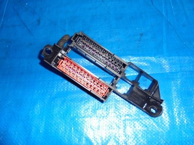 Кронштейн разъём предохранителей audi q7 4l0971845a фото №1