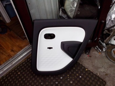 Оббивка обшивка renault twingo iii задня права фото №1