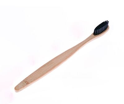 Czarna bambusowa szczoteczka do zębów