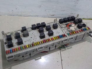 Scania панель реле предохранителей фото №1