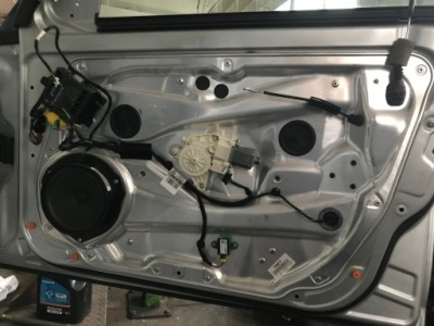 Mercedes c klasa w204 замок дверь перед europa фото №1