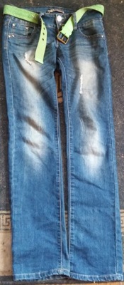 spodnie jeans,dziury,przetarcia