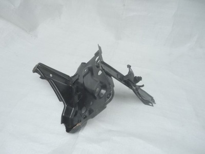 Toyota yaris 2010r основание аккумулятор оригинал фото №1