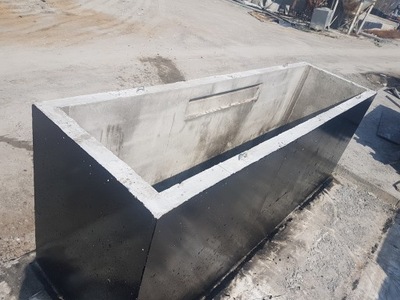 Kanał samochodowy, kanały betonowy dł 4.5m Solidny