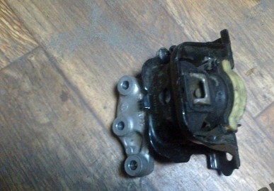 Кронштейн подушка peugeot 208 citroen c3 ds3 hdi фото №1