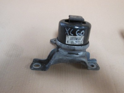 Подушка кронштейн двигуна volvo xc60 фото №1