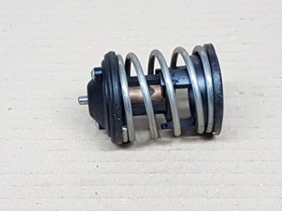 Auris rav4 avensis verso термостат 1,6 2,0 d4d фото №1