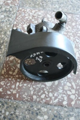 Насос усилителя citroen xsara 1.9d 9631923580 фото №1