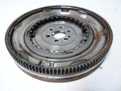 Mbm vw passat b8 колесо двухмассовый 1.4tsi 03l105266dn фото №1