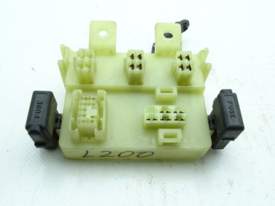 Mitsubishi l200 96-06 коробка реле фото №1