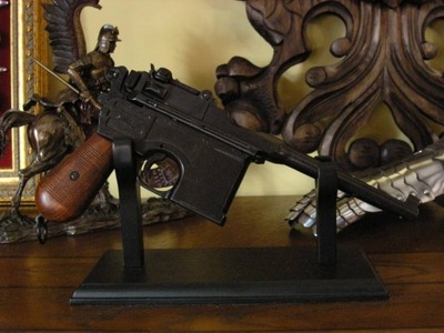 NIEMIECKI PISTOLET MAUSER C96 DREW RĘKOJEŚĆ M-1024
