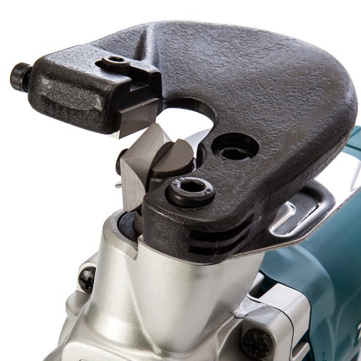 Ножницы по металлу Makita 710 W 3,2 мм + чемодан