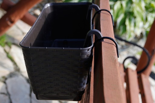 Doniczka RATOLLA Umbra podstawka uchwyt SKRZYNKA BALKONOWA NA BALKON BRĄZ