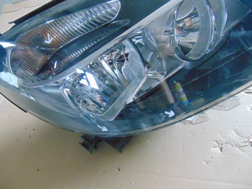 LAMPA PRAWA PRZÓD A2468200261 MERC B KLASA W 246