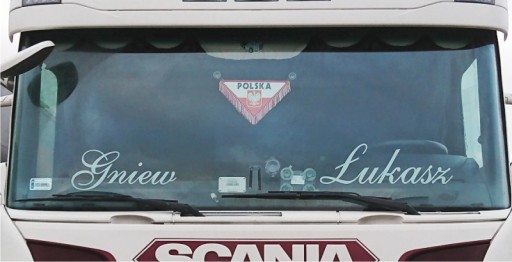 Naklejki imiona napisy na zamówienie na busa, tira