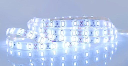 Oświetlenie 300 LED wodoodporne 5630 ZIMNA 25m