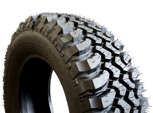 4x 235/70R16 Восстановленные шины Новый 4x4 Dakar M/T