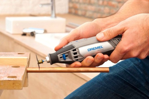 НАБОР Dremel ИЗ 10 ДИСКОВ SPEEDCLIC SC690 + МЕТАЛЛИЧЕСКИЙ ВРЕЗНЫЙ КОЛЬЦО