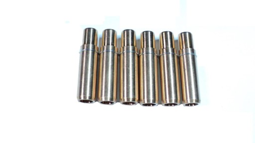 PROWADNICA ZAWORU WYDECHOWEGO MERCEDES W110 W111