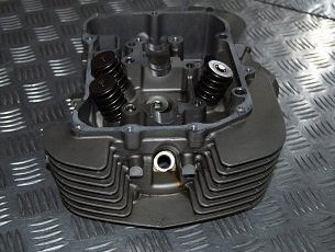 Głowica cylindra silnika tył HONDA VTX 1800 05r