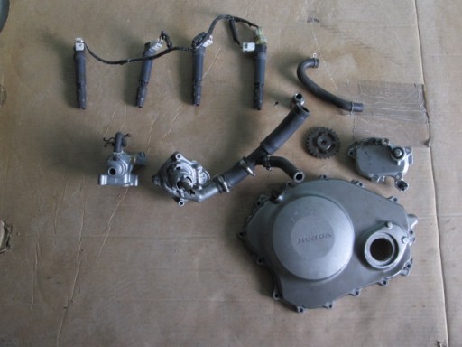 Honda cbr 1000rr 04-05 sc57 fajki насос1 - фото