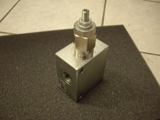 Гидравлический клапан Volvo 15231005 BXP24348-08j