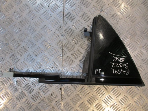 CLA W117 бічне скло трикутне ліве заднє MERCEDES