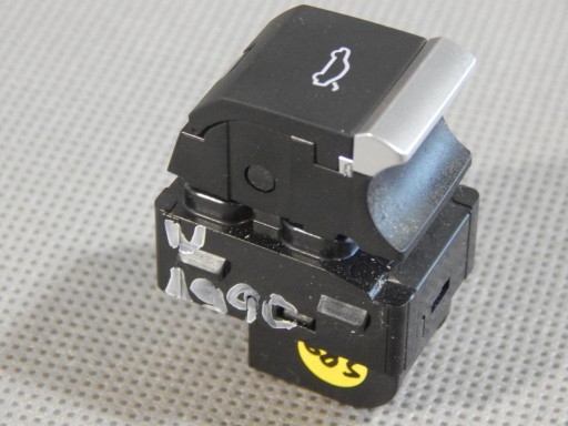 AUDI Q7 4M opening control switch bonnet 4M0959831A