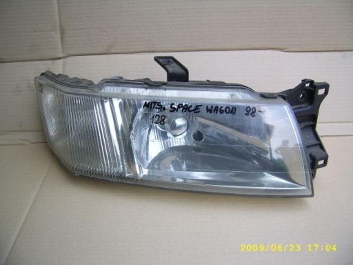 light right front MITSUBISHI SPACE WAGON NR 128