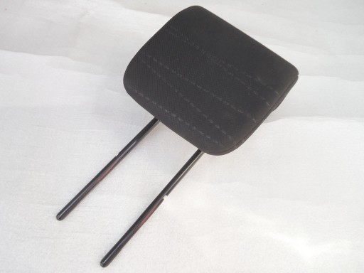 TOYOTA YARIS 2010г подголовник задний