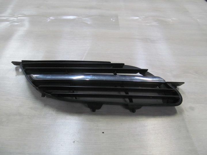 NISSAN ALMERA TINO 00-06 CALANDRE DU RADIATEUR GRILLE DROITE photo 1 - milautoparts-fr.ukrlive.com