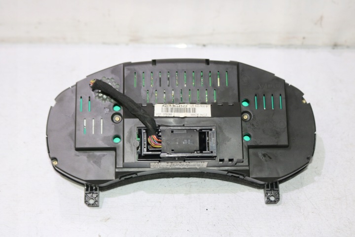 COMPTEUR TABLEAU DE BORD SKODA OCTAVIA II 1Z0920800B EUROPE
