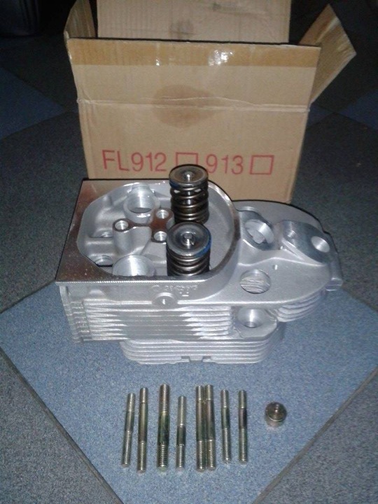 CULASSE DE MOTEUR DEUTAVEC FAHR FL912 FL913 AVEC ZAWORAMI photo 1 - milautoparts-fr.ukrlive.com