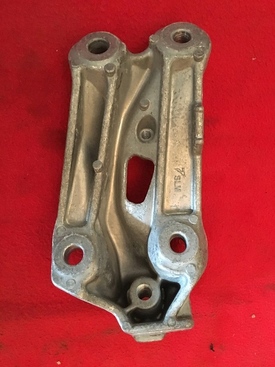 AUDI A8 D4 6.3 13- BRACKET ENGINE 4H0199306AE USA photo 3 - milautoparts-fr.ukrlive.com