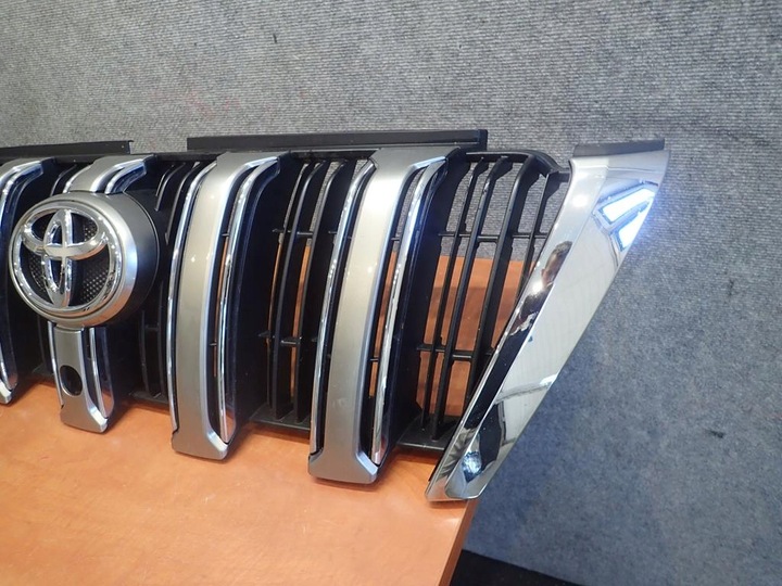 GRILLE TOYOTA LAND CRUISER 150 photo 2 - milautoparts-fr.ukrlive.com