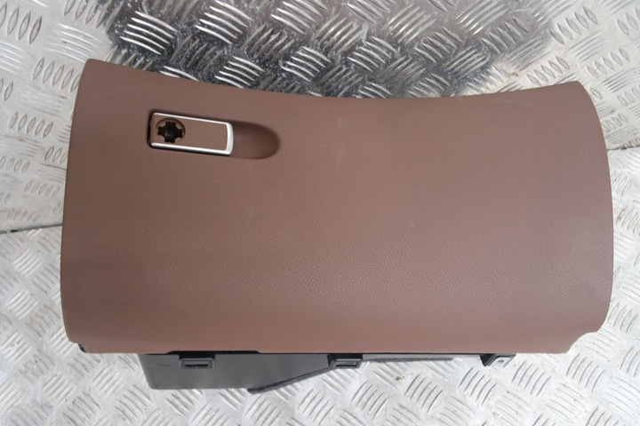 Mercedes w213 бардачок пассажира nussbraun, Цена