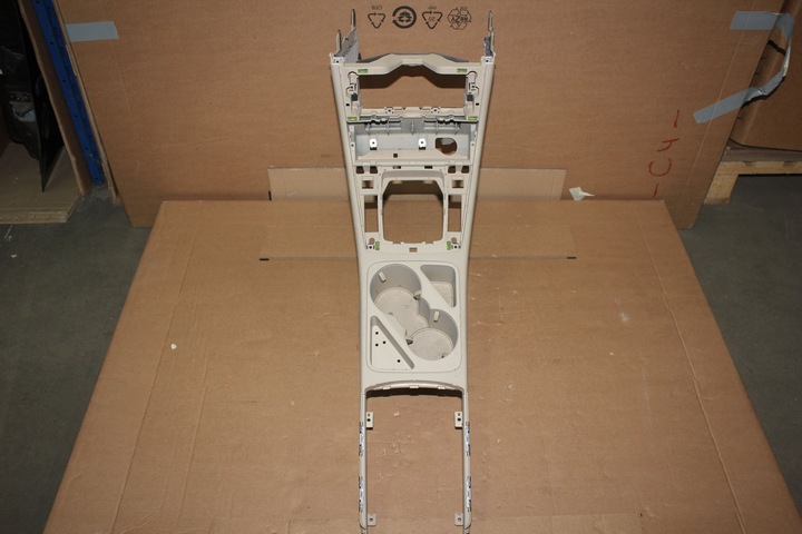 Консоль передня vw passat b7 без 3ab863243, Ціна