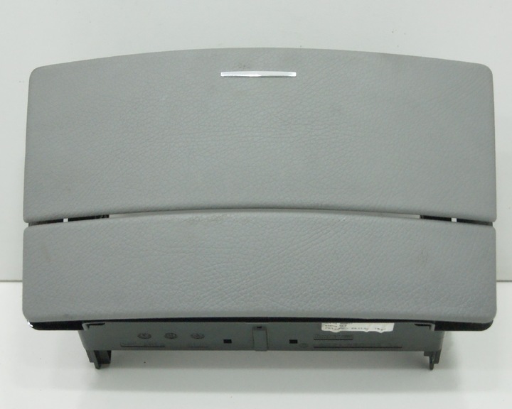 Лючок бардачка навигація dvd mercedes w221 a2216800834, Ціна