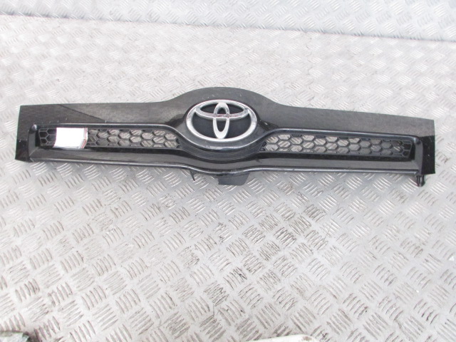 фото №1, Решётка радиатора решётка toyota corolla verso 06r лак 209