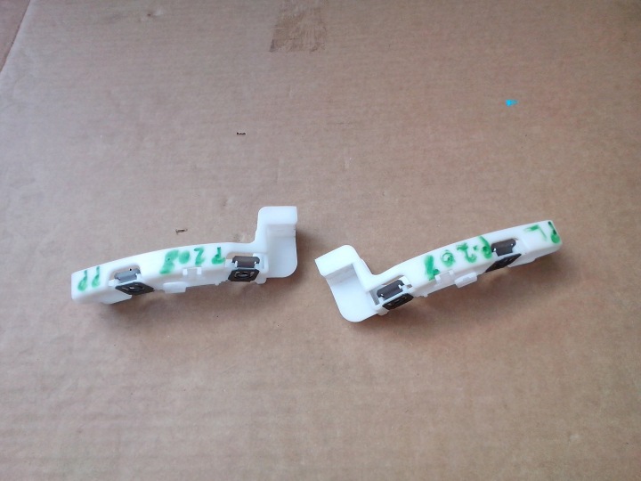 фото №1, Ползун бампера крыльев перед peugeot 208