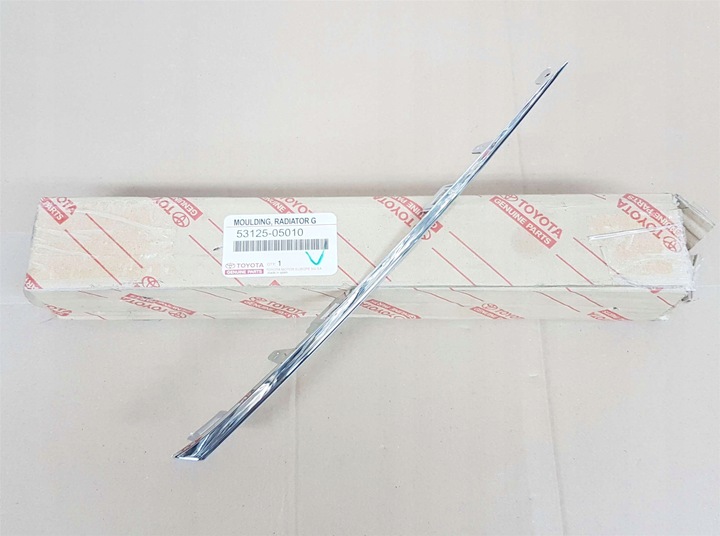 фото №3, Avensis t27 11-15 планка планка хром решітка