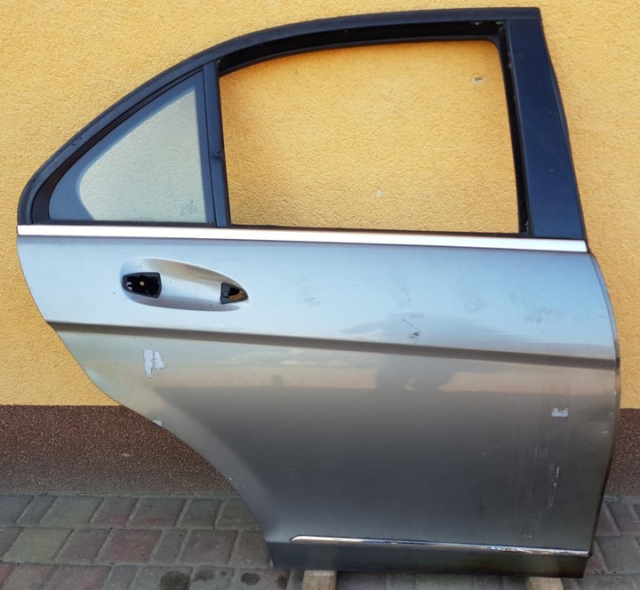 фото №1, Двері праві зад mercedes w204 sedan