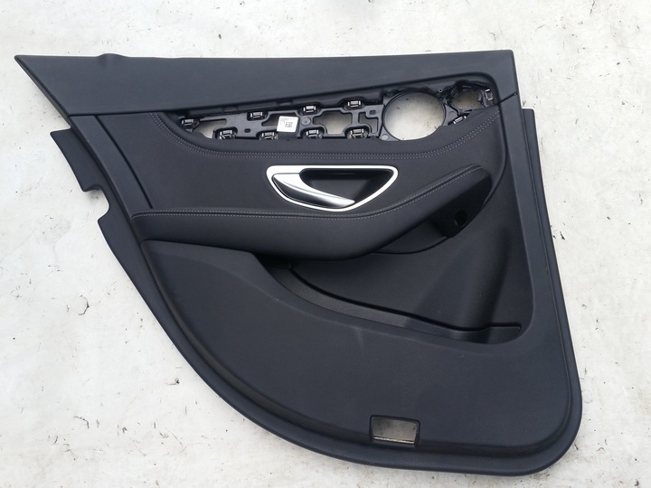 фото №1, Mercedes c w205 боковина двері оббивка лівий зад