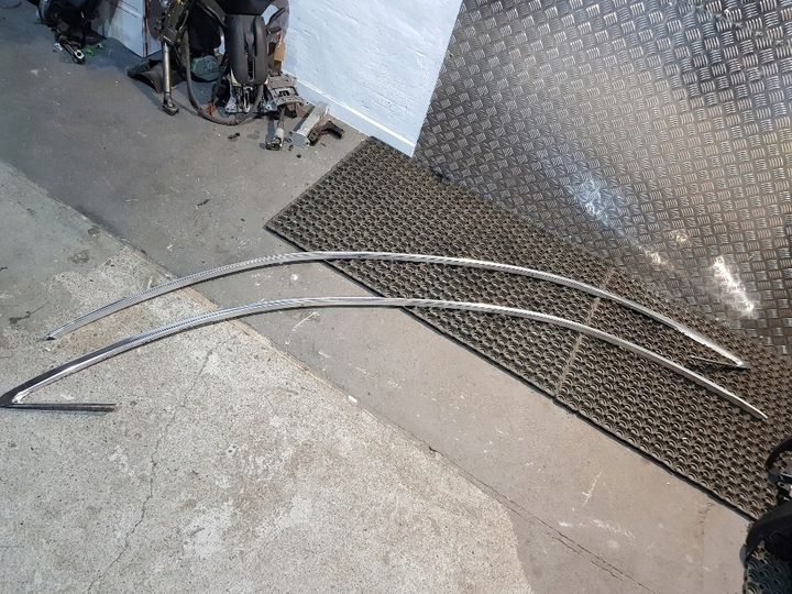 фото №1, Левый хром планка przy-dachowa audi a8 4h0