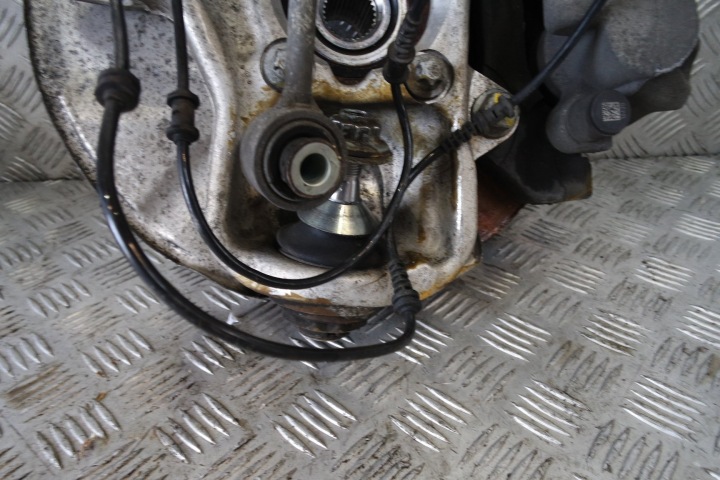 фото №5, Правая поворотный кулак перед mercedes w166 ml 3.5 cdi