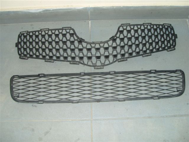 Grille/masque TOYOTA YARIS II 06-09