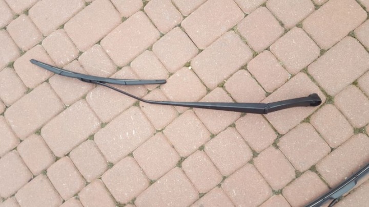 metlica PIORO brisača desna OPEL 13227399