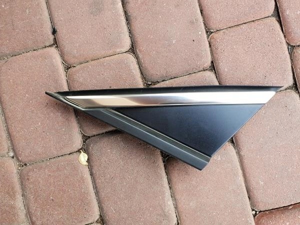 Verschlußstopfen trojkat links vorne . Astra K V 39041995 39207210 39130482