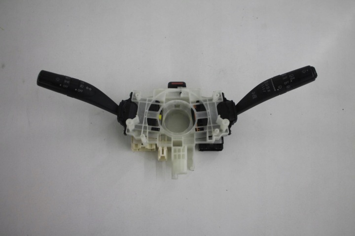 steering wheel levers and controls control SUBARU OUTBACK III