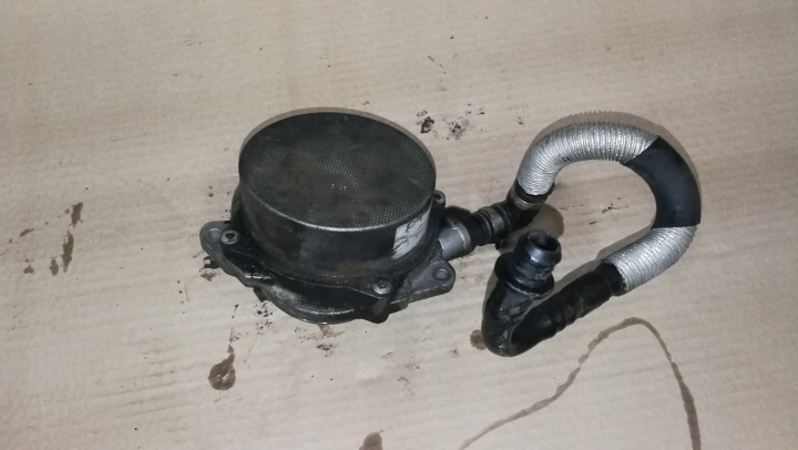 pump VACUM AUDI A8 D3 4.2 TDI BVN 057145100